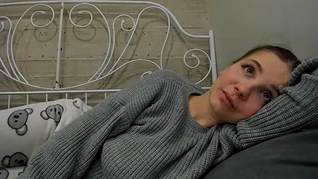 Snapshot of JuliaBusty chatting on March 14, 9:46 am JuliaBusty online show from March 14, 9:46 am