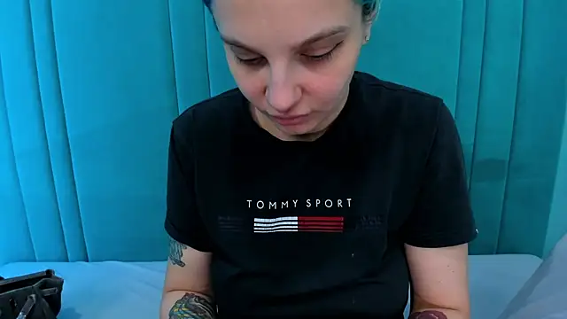 Snapshot of JuliaBusty chatting on January 9, 4:59 am JuliaBusty online show from January 9, 4:59 am