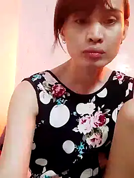 Snapshot of QueenSoreal chatting on February 5, 10:12 pm QueenSoreal online show from February 5, 10:12 pm