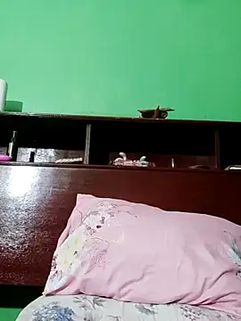 Snapshot of QueenSoreal chatting on October 1, 6:14 pm QueenSoreal online show from October 1, 6:14 pm