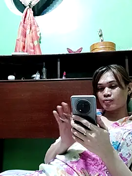 Snapshot of QueenSoreal chatting on November 10, 3:00 pm QueenSoreal online show from November 10, 3:00 pm