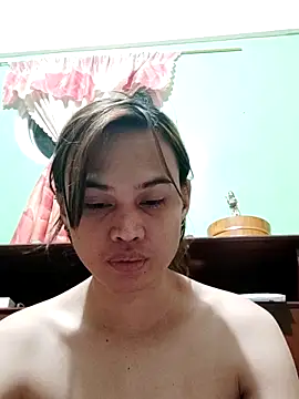 Snapshot of QueenSoreal chatting on November 15, 3:30 pm QueenSoreal online show from November 15, 3:30 pm