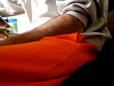 Snapshot of verylargecock chatting on October 29, 5:42 am verylargecock online show from October 29, 5:42 am