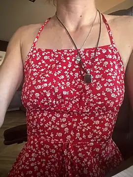 Snapshot of Heidi_Harper chatting on July 9, 4:11 pm Heidi Harper online show from July 9, 4:11 pm