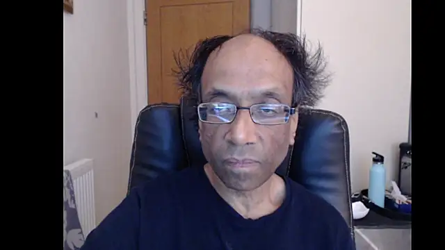 Snapshot of rauncher1 chatting on June 4, 8:20 am rauncher1 online show from June 4, 8:20 am