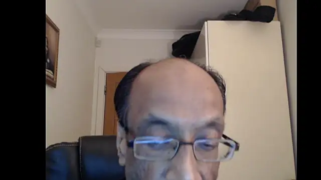 Snapshot of rauncher1 chatting on June 7, 10:46 pm rauncher1 online show from June 7, 10:46 pm