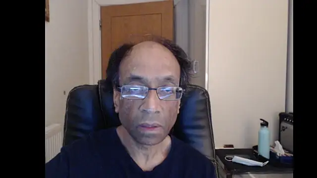Snapshot of rauncher1 chatting on June 8, 8:04 am rauncher1 online show from June 8, 8:04 am