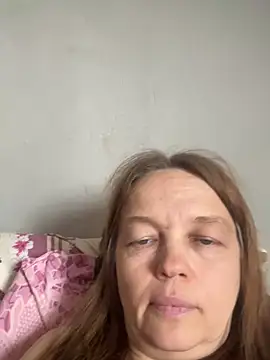 Snapshot of Susanel chatting on June 7, 11:47 am Susanel online show from June 7, 11:47 am