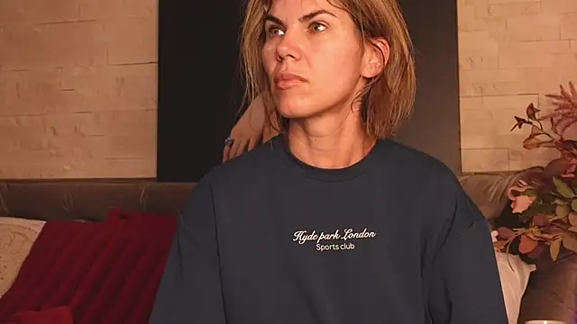 FeliciaKrige online show from March 4, 10:27 pm