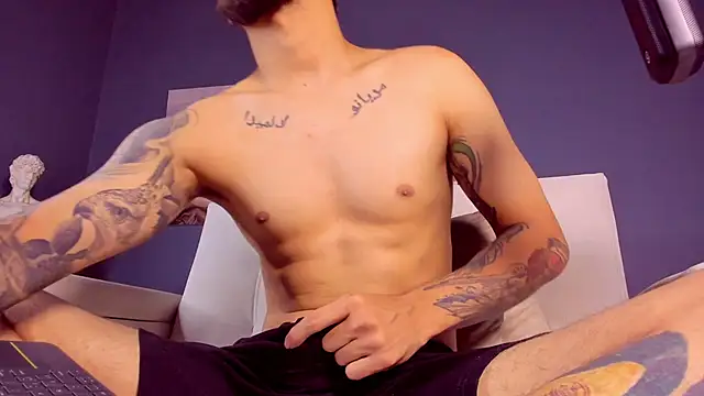 Snapshot of alessandro_duty chatting on January 1, 2:51 am alessandro duty online show from January 1, 2:51 am