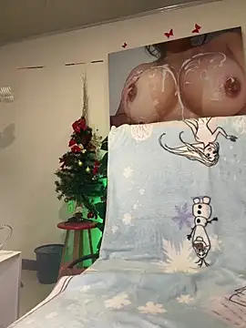 Snapshot of SQUIRTINGQUEEN11 chatting on November 24, 2:44 am SQUIRTINGQUEEN11 online show from November 24, 2:44 am