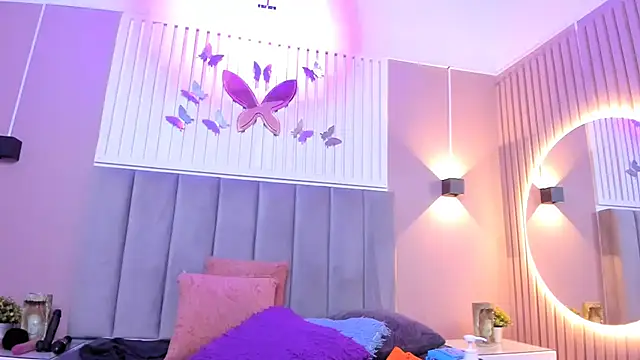 Snapshot of chantall1375 chatting on February 9, 2:28 am chantall1375 online show from February 9, 2:28 am