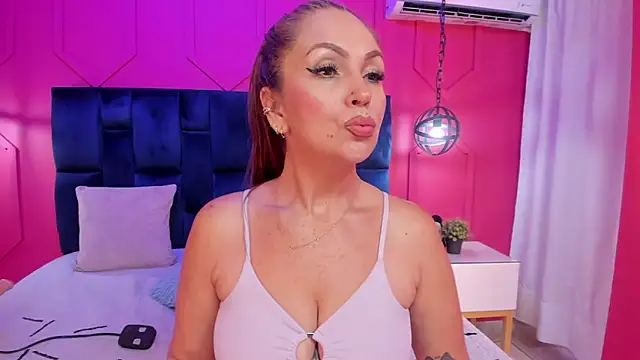 Snapshot of chantall1375 chatting on October 22, 12:16 pm chantall1375 online show from October 22, 12:16 pm