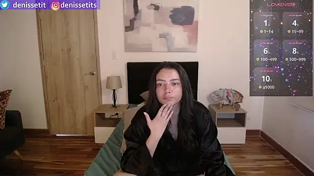 Snapshot of DenisseTits chatting on February 7, 8:10 pm DenisseTits online show from February 7, 8:10 pm