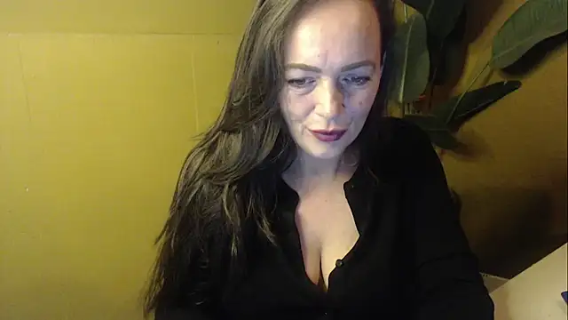 cloe85nl online show from February 18, 8:43 am