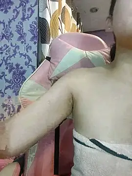 Snapshot of Sweety_Aria chatting on October 22, 3:40 am Sweety Aria online show from October 22, 3:40 am