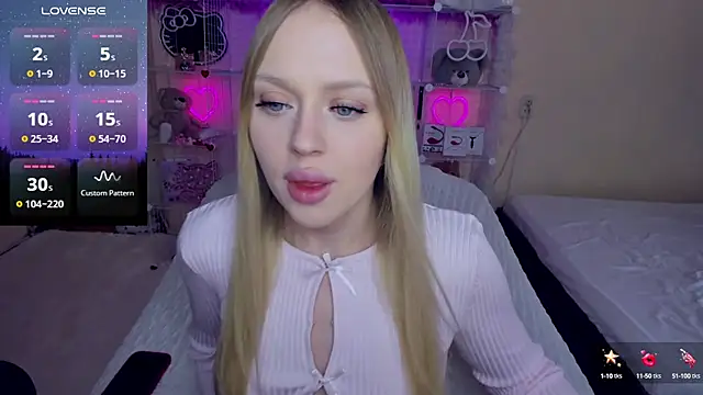 Snapshot of ElinOceanX chatting on February 28, 1:36 pm ElinOceanX online show from February 28, 1:36 pm