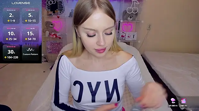 Snapshot of ElinOceanX chatting on March 1, 5:27 pm ElinOceanX online show from March 1, 5:27 pm