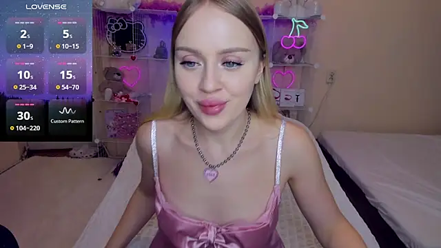 Snapshot of ElinOceanX chatting on March 2, 4:32 pm ElinOceanX online show from March 2, 4:32 pm