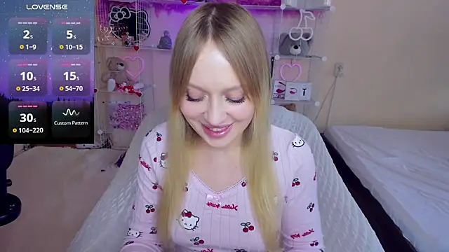 Snapshot of ElinOceanX chatting on March 7, 6:13 am ElinOceanX online show from March 7, 6:13 am