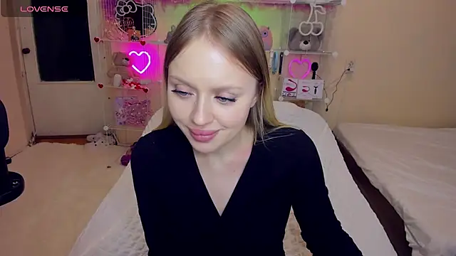 Snapshot of ElinOceanX chatting on March 11, 2:10 am ElinOceanX online show from March 11, 2:10 am