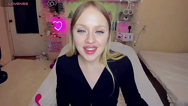 Snapshot of ElinOceanX chatting on March 13, 6:12 pm ElinOceanX online show from March 13, 6:12 pm