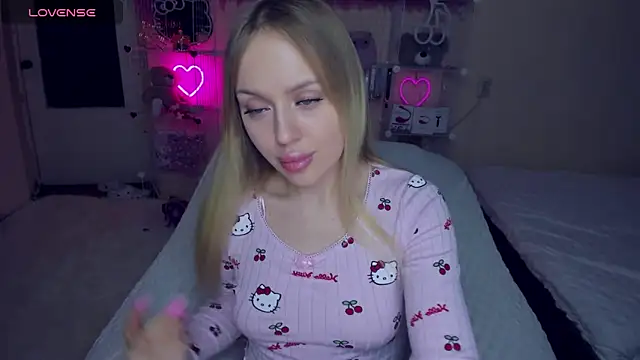 Snapshot of ElinOceanX chatting on March 15, 3:48 pm ElinOceanX online show from March 15, 3:48 pm