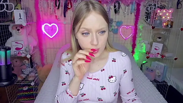 Snapshot of ElinOceanX chatting on March 22, 7:42 pm ElinOceanX online show from March 22, 7:42 pm