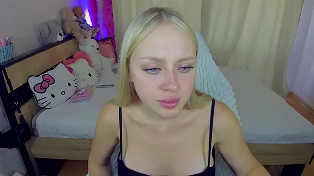 Snapshot of ElinOceanX chatting on September 10, 9:42 am ElinOceanX online show from September 10, 9:42 am