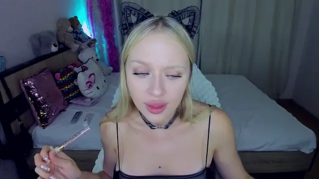 Snapshot of ElinOceanX chatting on September 18, 3:47 pm ElinOceanX online show from September 18, 3:47 pm