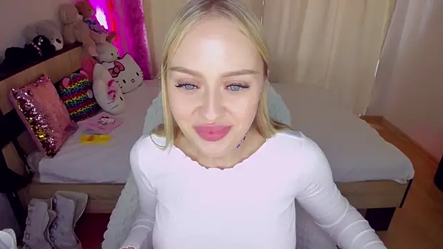 Snapshot of ElinOceanX chatting on October 3, 12:46 pm ElinOceanX online show from October 3, 12:46 pm