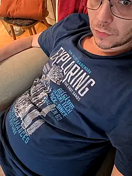 Snapshot of hardcap chatting on December 15, 5:17 pm hardcap online show from December 15, 5:17 pm