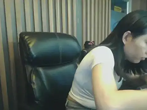 Snapshot of sara_kimoo chatting on January 7, 4:05 pm sara kimoo online show from January 7, 4:05 pm