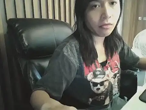Snapshot of sara_kimoo chatting on March 18, 8:15 pm sara kimoo online show from March 18, 8:15 pm