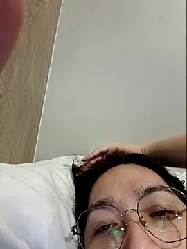 sara kimoo online show from November 3, 8:10 pm