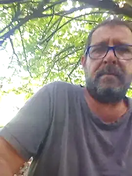 Snapshot of TryingWind chatting on April 8, 11:21 am TryingWind online show from April 8, 11:21 am