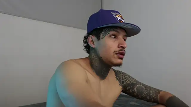 trieone online show from December 21, 3:14 am