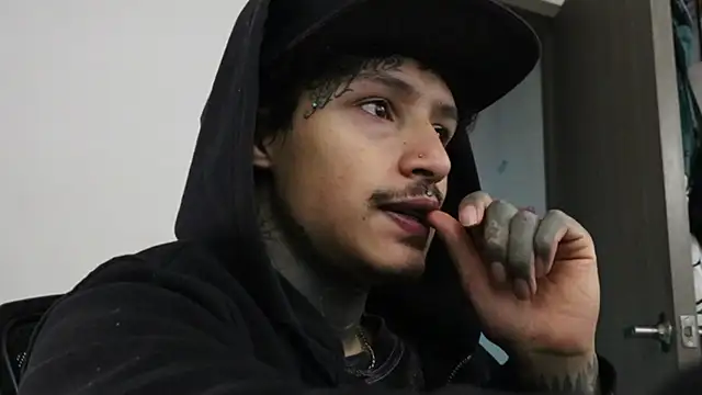 trieone online show from October 12, 9:47 pm