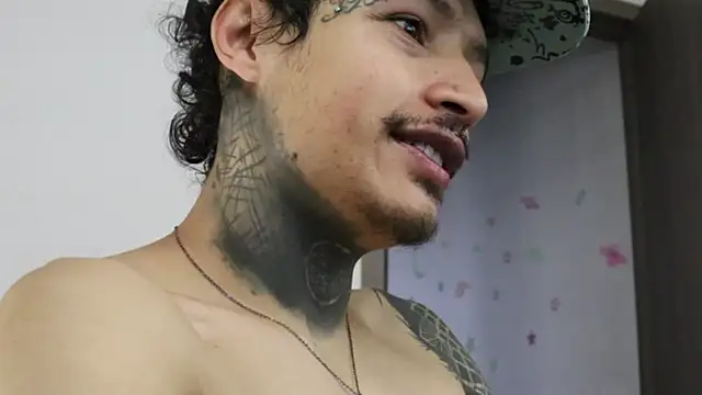 trieone online show from November 2, 10:45 pm