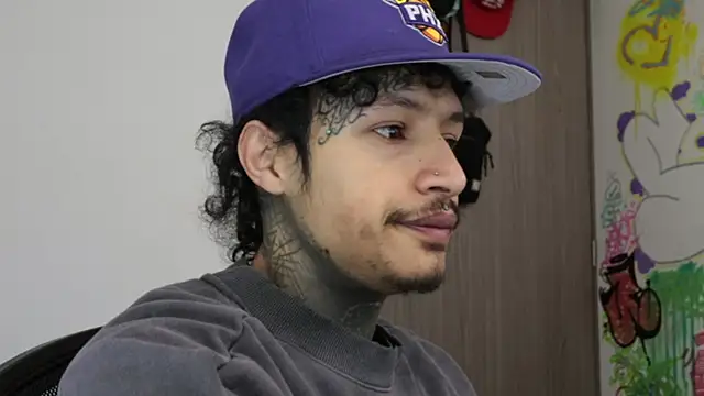 trieone online show from February 21, 1:34 pm