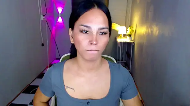 urnaughtydolly69 online show from May 7, 1:38 pm