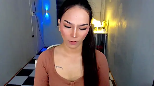 urnaughtydolly69 online show from May 16, 11:53 am