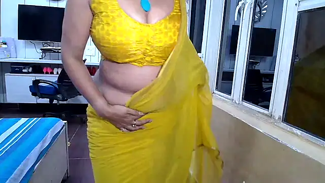 Snapshot of yourradhika chatting on August 7, 8:00 pm yourradhika online show from August 7, 8:00 pm