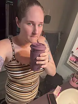 lolabunny9 online show from August 7, 3:25 pm