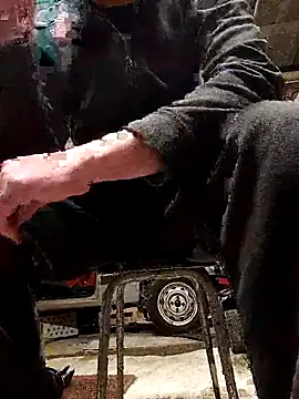 Snapshot of dede29372 chatting on January 12, 10:48 pm dede29372 online show from January 12, 10:48 pm