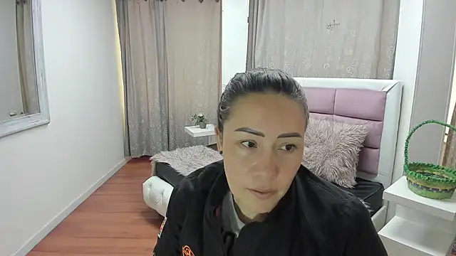 gaby trent online show from June 18, 4:11 pm