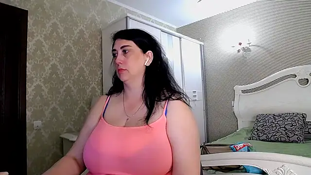 Evelyn Shy online show from May 11, 9:26 am
