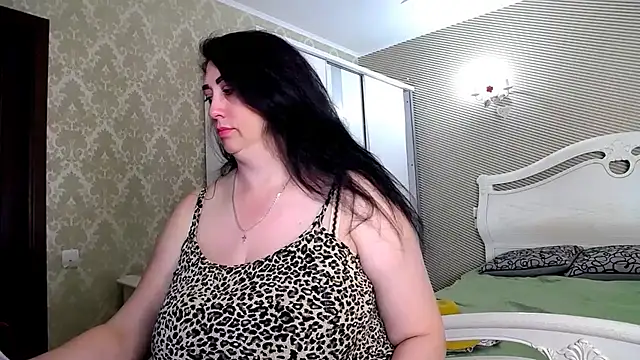 Evelyn Shy online show from May 29, 8:45 am