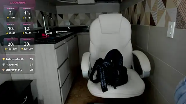 cristaaalclocks1 online show from February 23, 7:49 pm