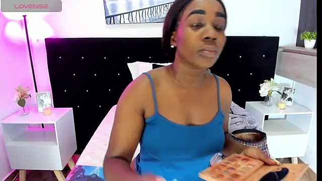 cristaaalclocks1 online show from July 20, 1:02 pm